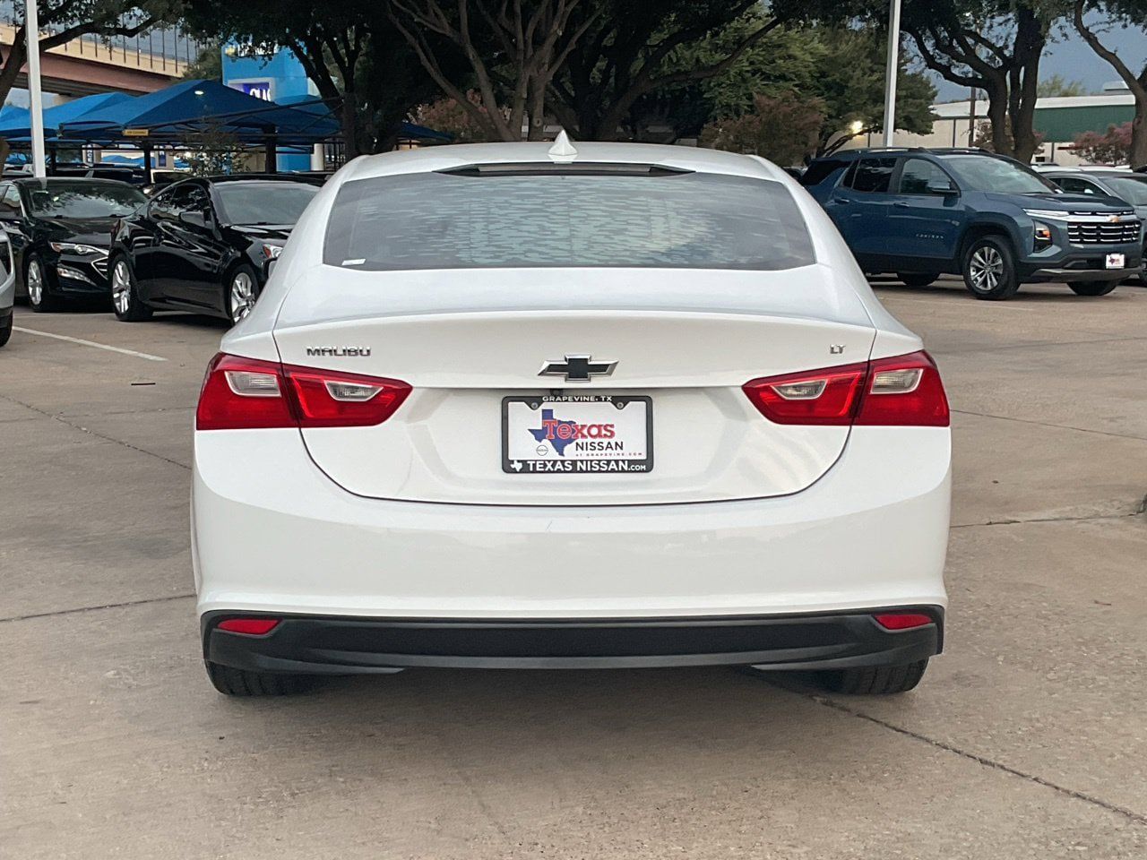 Used 2018 Chevrolet Malibu LT FWD image 5