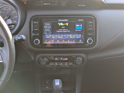 Used 2024 Nissan Kicks SR image 19