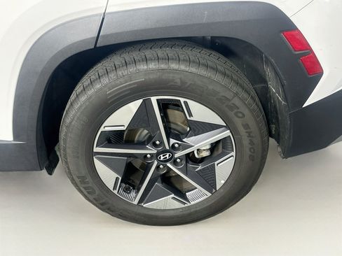 Used 2025 Hyundai Tucson SEL FWD image 11