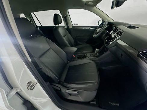 Used 2022 Volkswagen Tiguan SE image 30