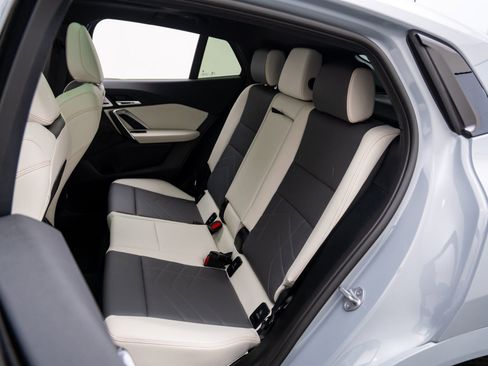 Used 2025 BMW X2 xDrive28i w/ Premium Package image 16