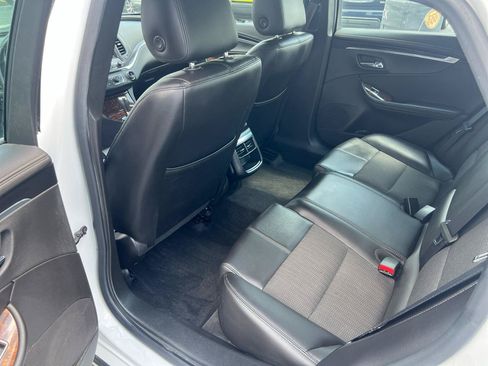 Used 2015 Chevrolet Impala LT FWD image 15