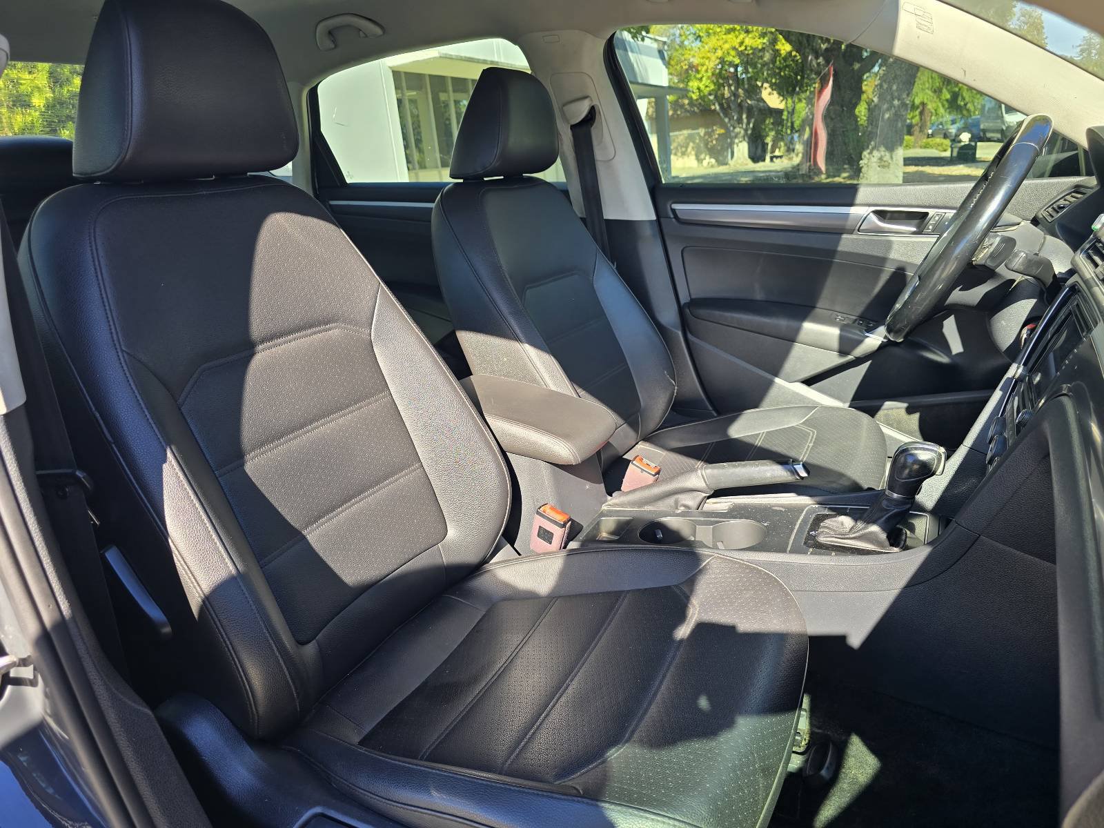 Used 2018 Volkswagen Passat 2.0T R-Line FWD image 19