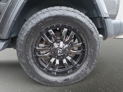 Used 2020 Jeep Wrangler Unlimited Sahara w/ Safety Group AWD/4WD image 29