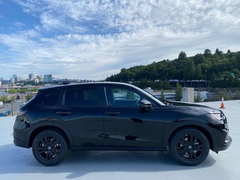 New 2026 Honda HR-V Sport image 3