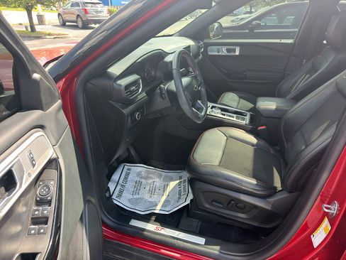 Used 2023 Ford Explorer ST-Line w/ Class IV Trailer Tow Package RWD image 9