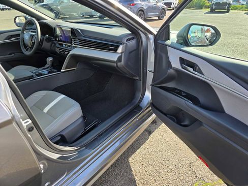 Certified 2026 Toyota Camry SE FWD image 14