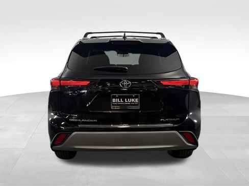 Used 2024 Toyota Highlander Platinum FWD image 6