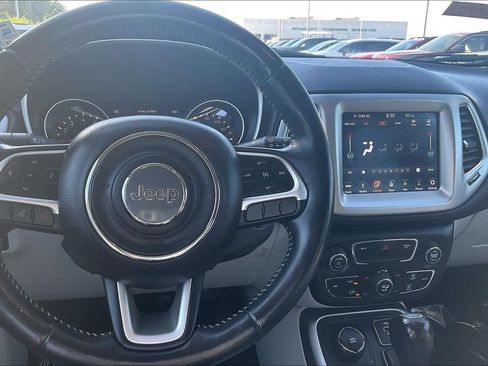 Used 2018 Jeep Compass Latitude w/ Popular Equipment Group AWD/4WD image 17