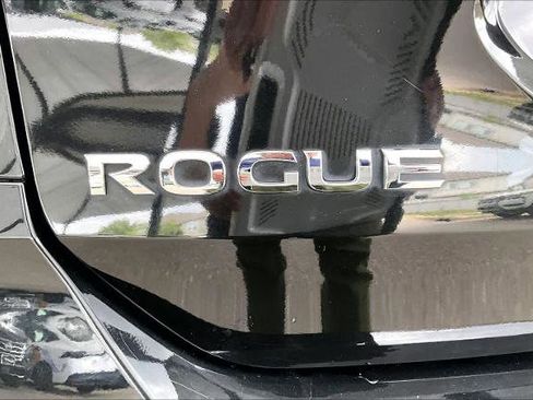 Certified 2020 Nissan Rogue SV image 10