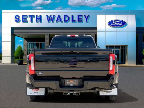Certified 2026 Ford F450 Platinum w/ FX4 Off-Road Package AWD/4WD image 5