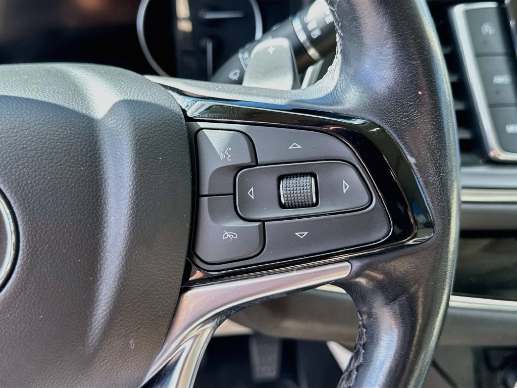 Used 2023 Buick Enclave Avenir w/ Trailering Package, 5000 lbs. AWD/4WD image 9