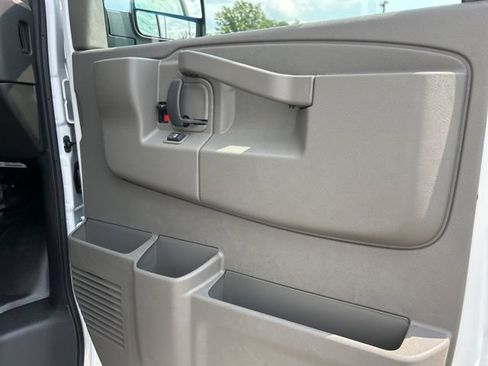 New 2025 Chevrolet Express 2500 RWD image 35