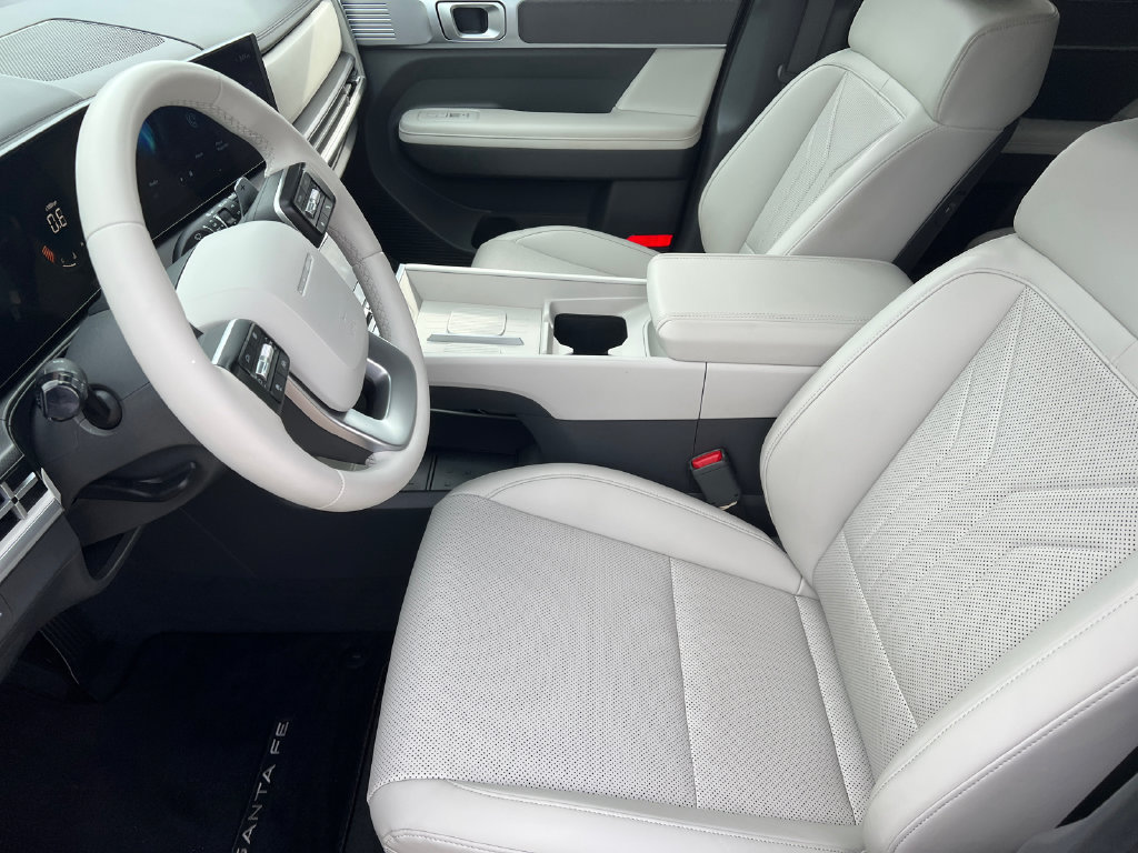 Used 2025 Hyundai Santa Fe SEL FWD image 19