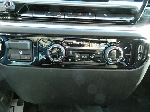 Certified 2022 Chevrolet Silverado 1500 RST image 25