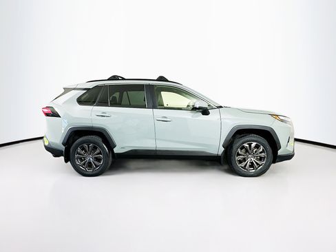 Used 2022 Toyota RAV4 XLE Premium image 10