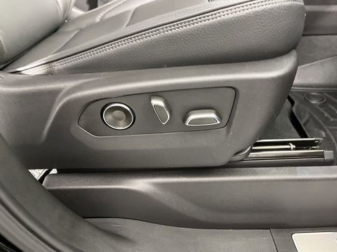 Certified 2025 GMC Sierra 1500 Denali image 7