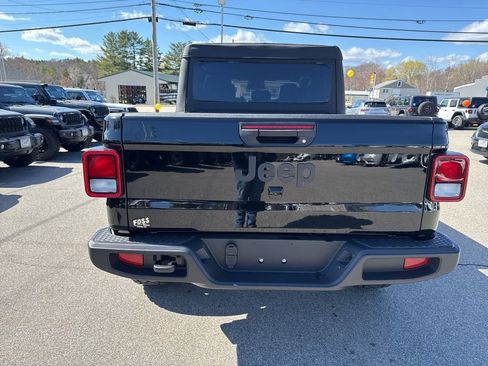 New 2026 Jeep Gladiator Sport image 4