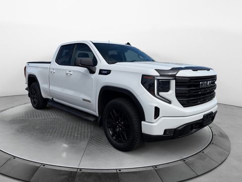 Used 2024 GMC Sierra 1500 Elevation w/ X31 Off-Road Package AWD/4WD image 4
