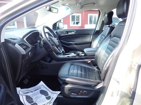 Used 2017 Ford Edge SEL w/ Equipment Group 201A AWD/4WD image 8