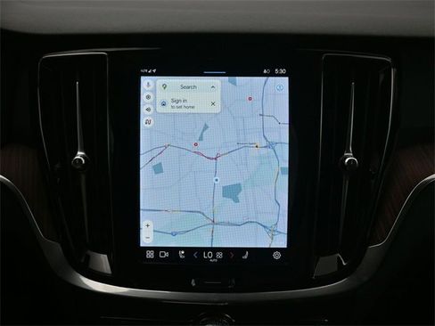 Used 2024 Volvo V60 B5 Cross Country Plus image 14