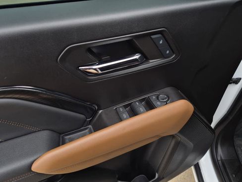 Used 2024 GMC Canyon AT4 w/ Canyon Safety Plus Package image 13