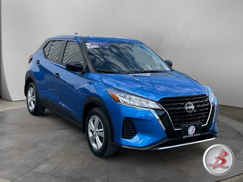 Used 2024 Nissan Kicks S image 1