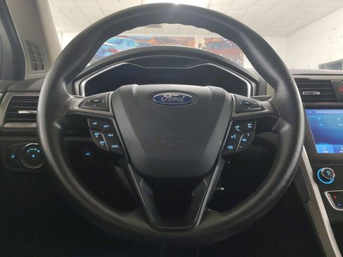 Used 2020 Ford Fusion SE FWD image 14