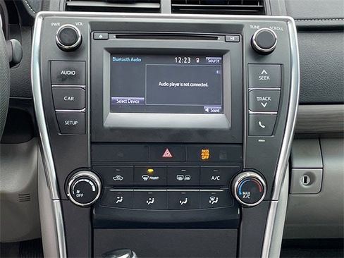 Used 2017 Toyota Camry LE image 16