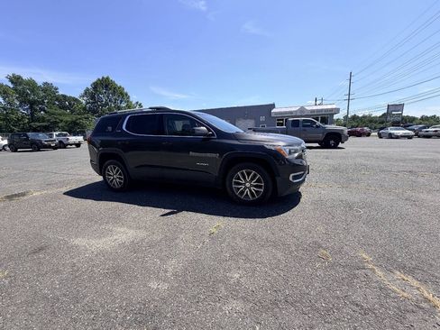 Used 2017 GMC Acadia SLE FWD image 25