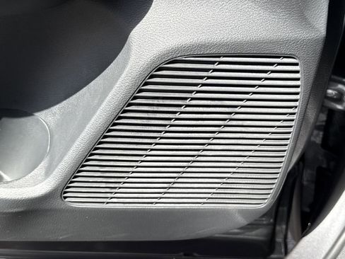 New 2026 Nissan Kicks SV w/ SV Premium Package FWD image 23
