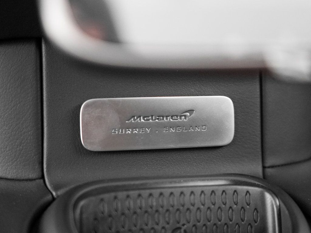 Used 2025 McLaren Artura Spider RWD image 12