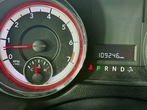 Used 2012 Dodge Grand Caravan SXT image 13