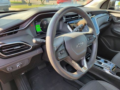 Used 2023 Chevrolet Bolt EUV LT FWD image 9