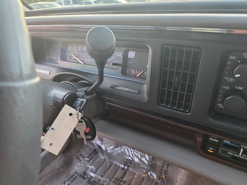 Used 1999 Buick Le Sabre Custom FWD image 34