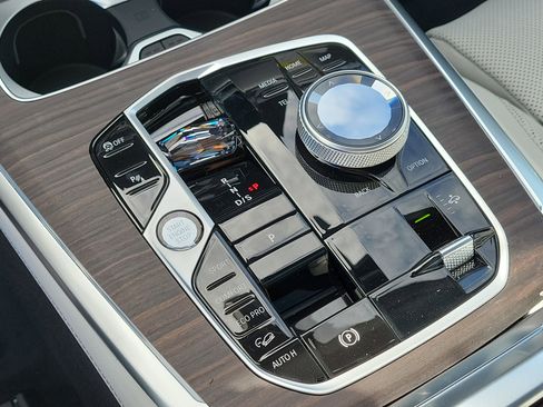 New 2026 BMW X7 xDrive40i w/ Executive Package image 21