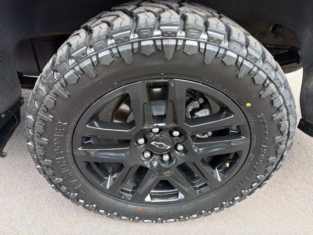Used 2025 Chevrolet Silverado 1500 Custom w/ Turbomax Blackout Package AWD/4WD image 31