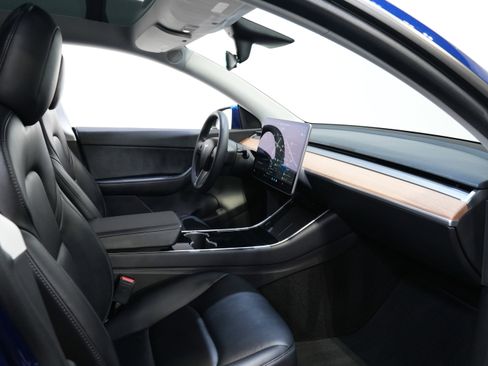 Used 2021 Tesla Model Y Long Range image 33