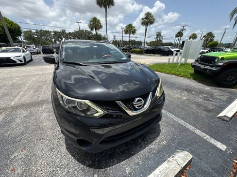 Used 2017 Nissan Rogue Sport SV FWD image 4