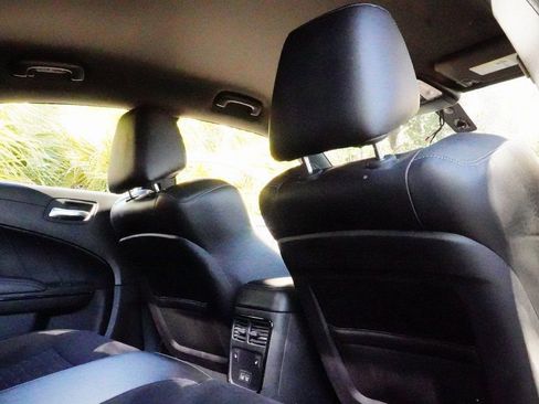 Used 2022 Dodge Charger Scat Pack w/ Daytona Edition Group image 32