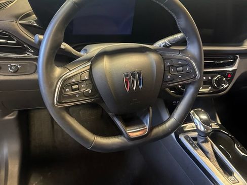 Used 2024 Buick Envista Sport Touring w/ Convenience I Package FWD image 10