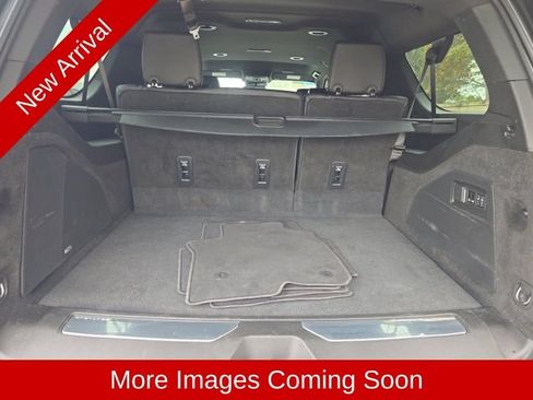 Used 2024 Cadillac Escalade ESV Luxury RWD image 14