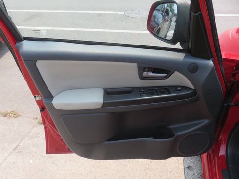 Used 2012 Suzuki SX4 Sportback FWD image 25