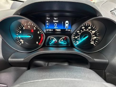 Used 2018 Ford Escape SE w/ SE Sport Appearance Package FWD image 18