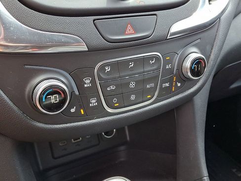 Used 2020 Chevrolet Equinox LT AWD/4WD image 15