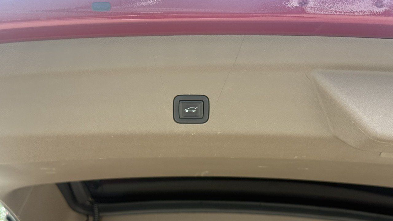 Used 2022 GMC Yukon Denali RWD image 19