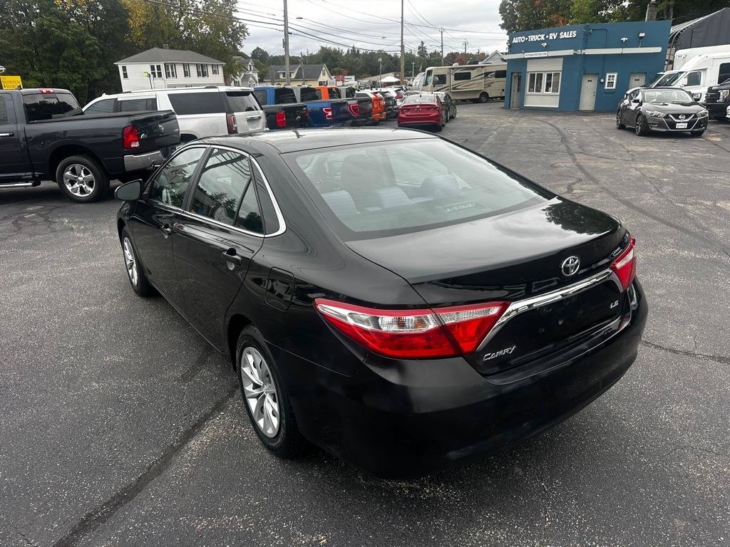 Used 2015 Toyota Camry LE FWD image 3
