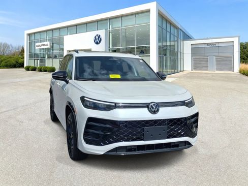 New 2026 Volkswagen Tiguan SE R-Line AWD/4WD image 4