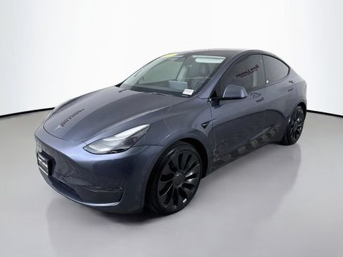 Used 2023 Tesla Model Y Performance AWD/4WD image 3