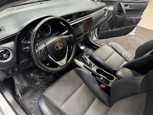 Used 2019 Toyota Corolla SE w/ Carpet Mat Package (TMS) FWD image 32